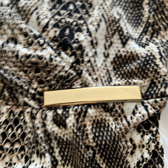 CALVIN KLEIN FAUX WRAP TOP - Picture 6 of 6